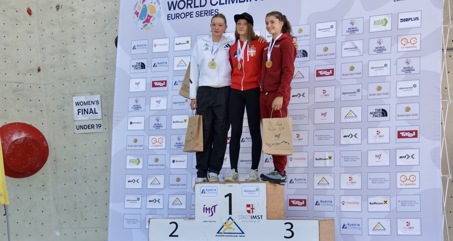 Liza Babič druga na evropskem mladinskem pokalu v težavnosti v Imstu