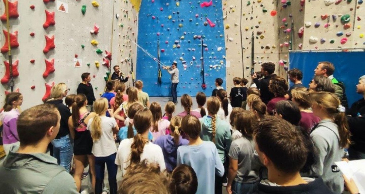 Razpis za vodjo razvojne skupine športnih plezalcev